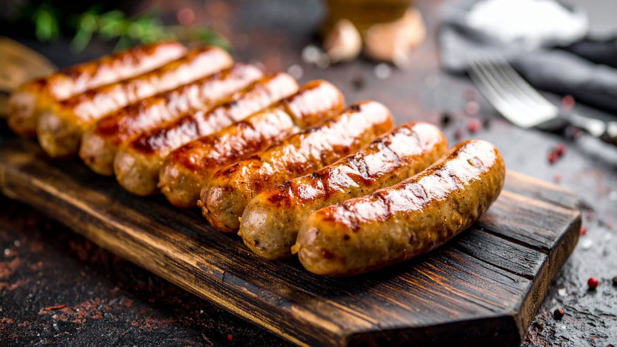 around-the-world-in-9-types-of-sausages-a-guide-to-different-varieties-thumbnail