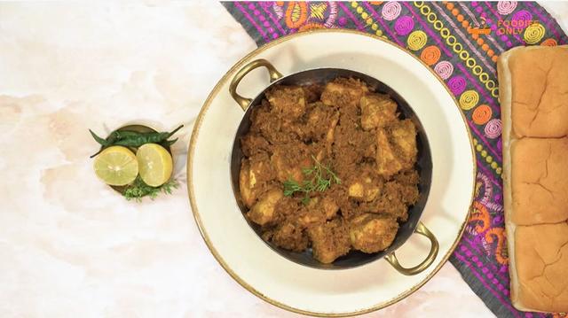 Maharashtrian Sukha Chicken Recipe