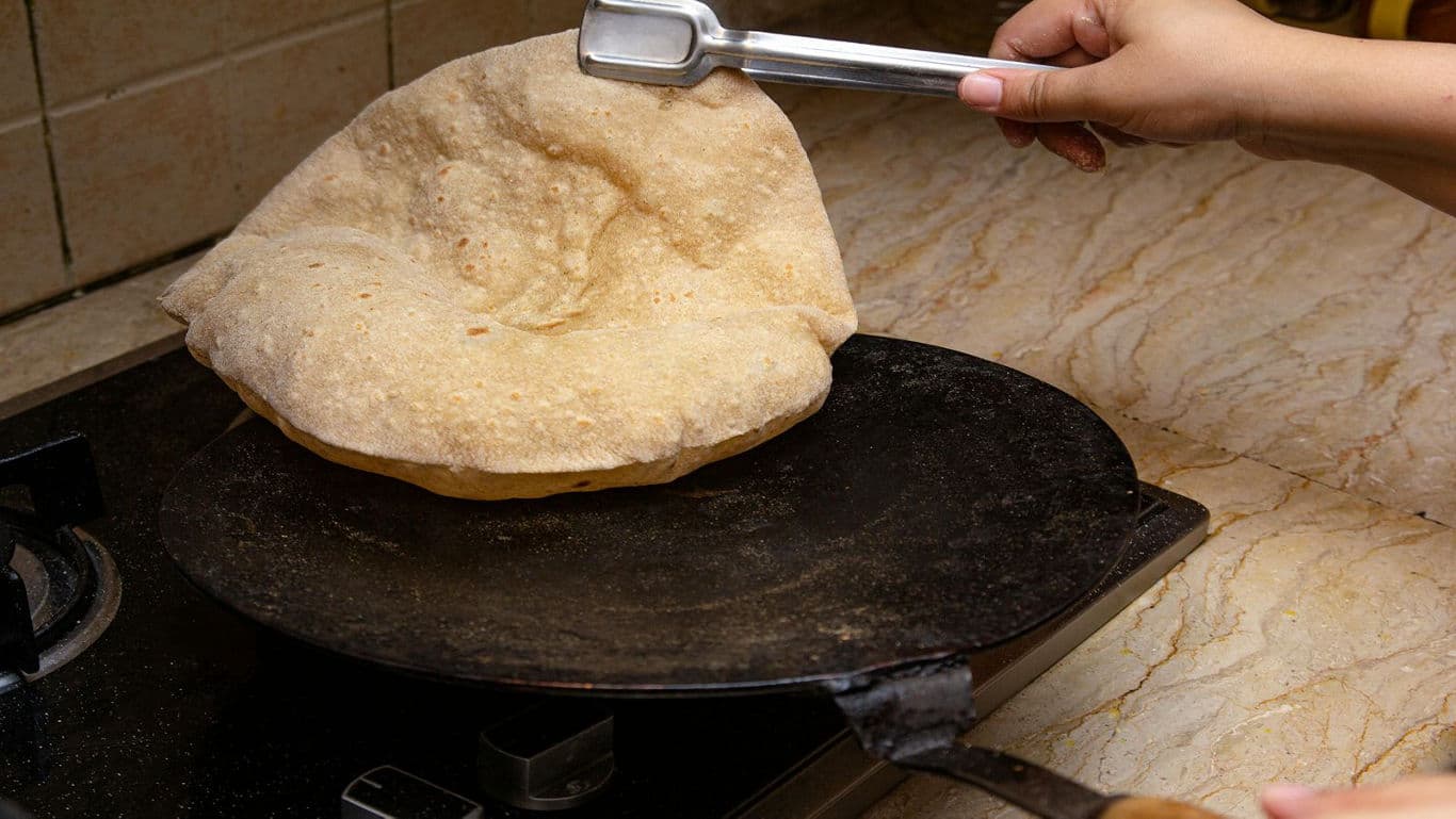 Cleaning And Maintaining Your Tawa For Perfect Rotis Every Day