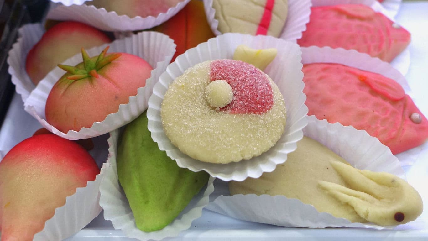 Shaping Marzipan