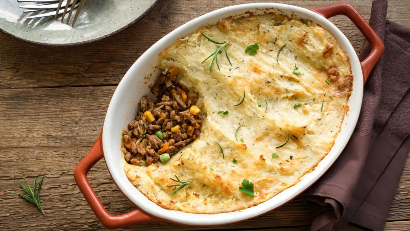 Baked Shepherd's Pie in Ceramic Dish