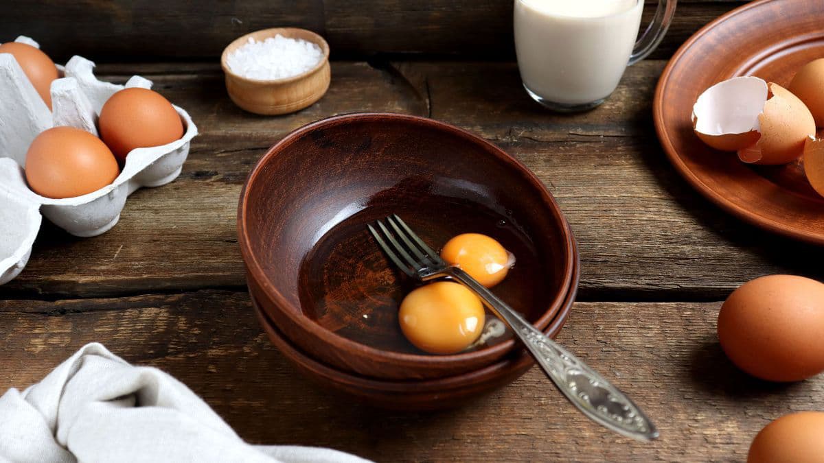 Eggs in the bowl