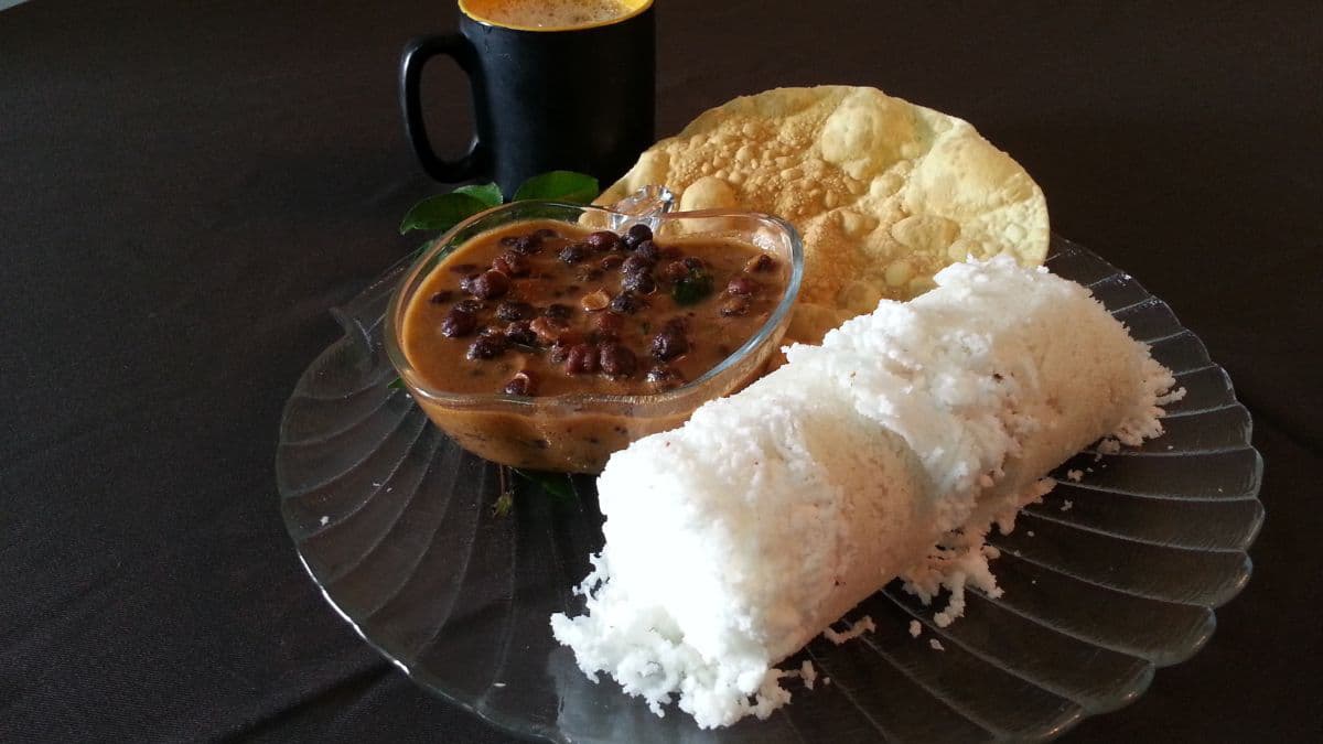 Puttu served with kadala