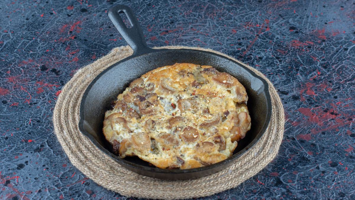 Omelette in a pan