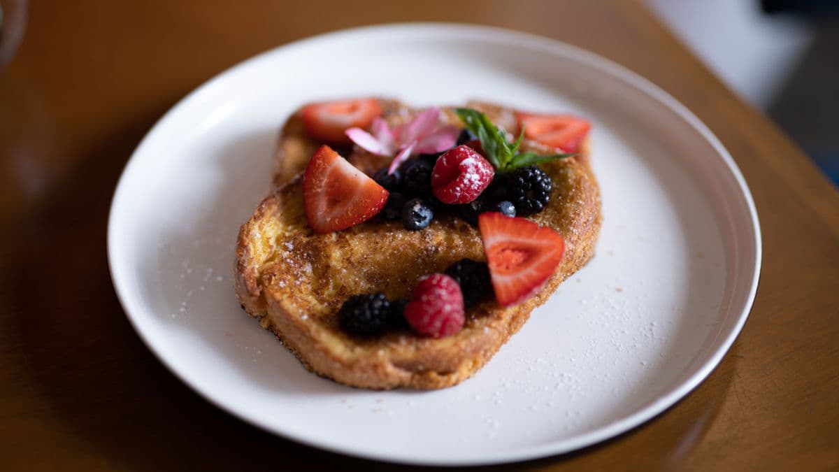 French toast with fresh berries
