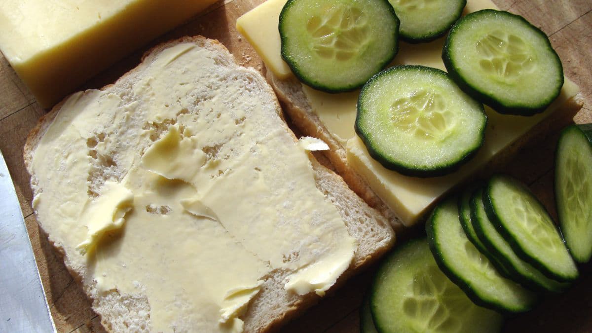 Creamy sandwiches