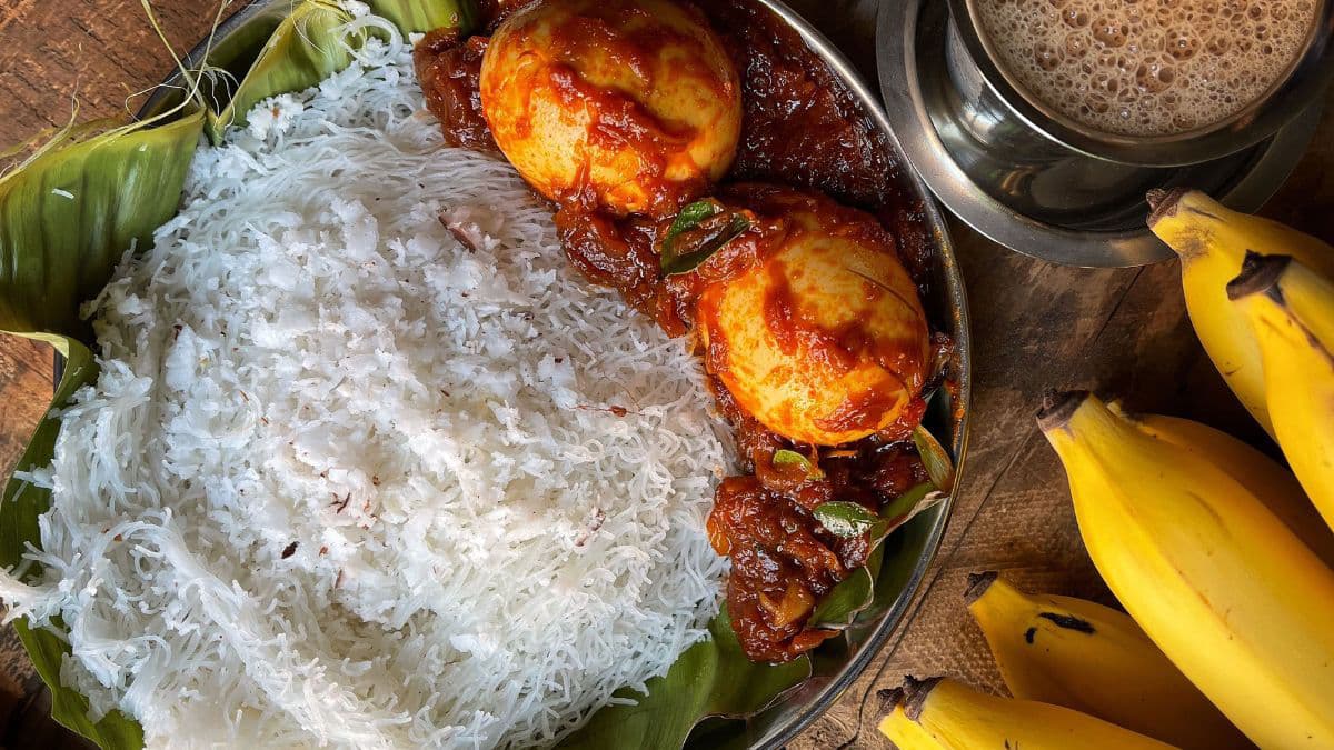 Idiyappam on the banana leaf