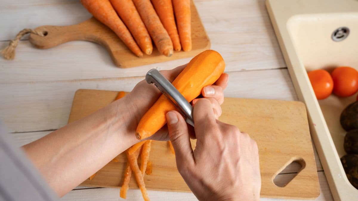 Removing skin from carrots