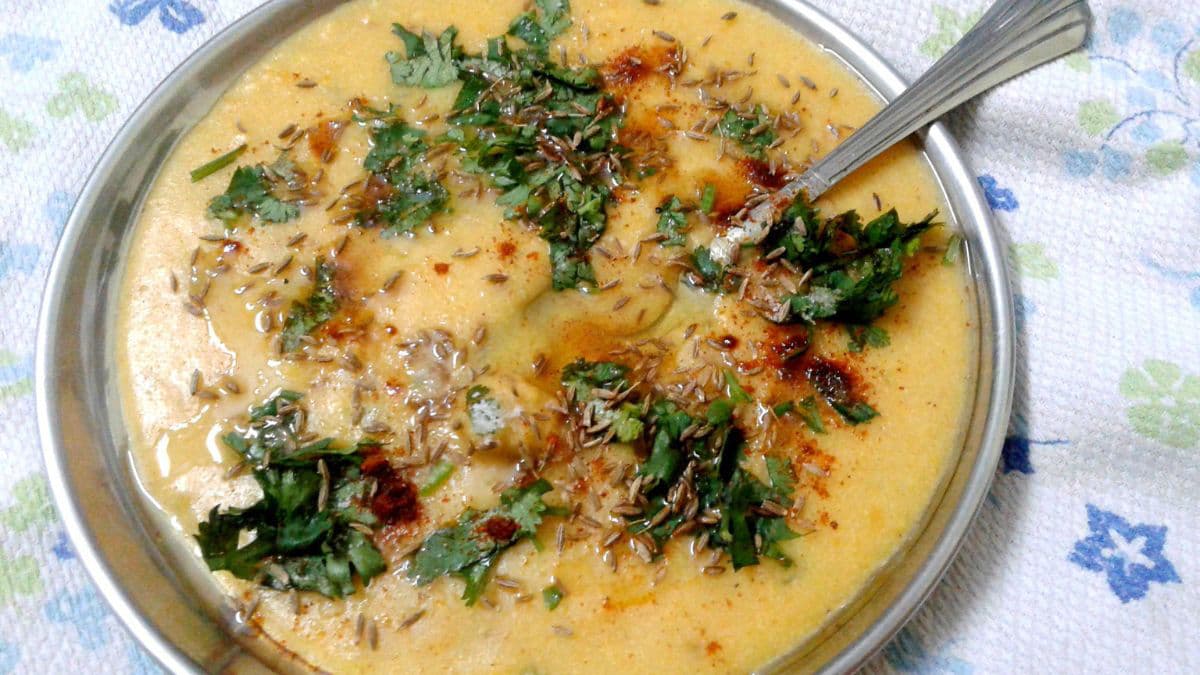 khichu in a bowl