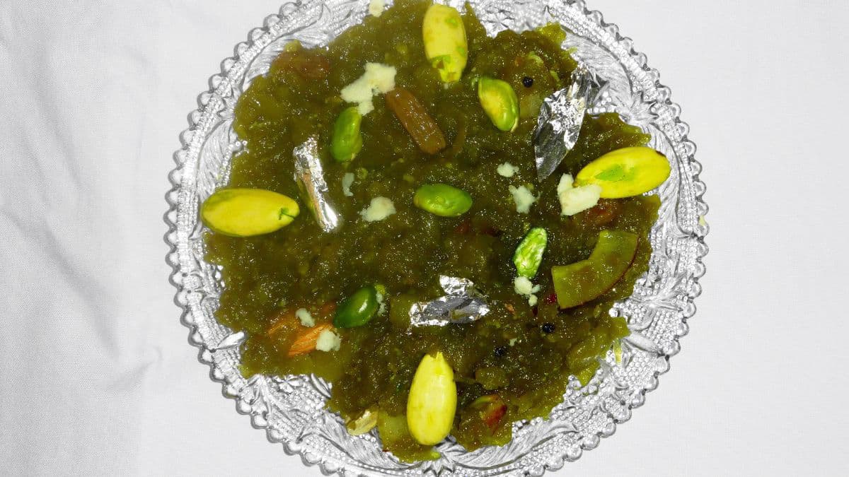 Lauki halwa recipe with nuts 