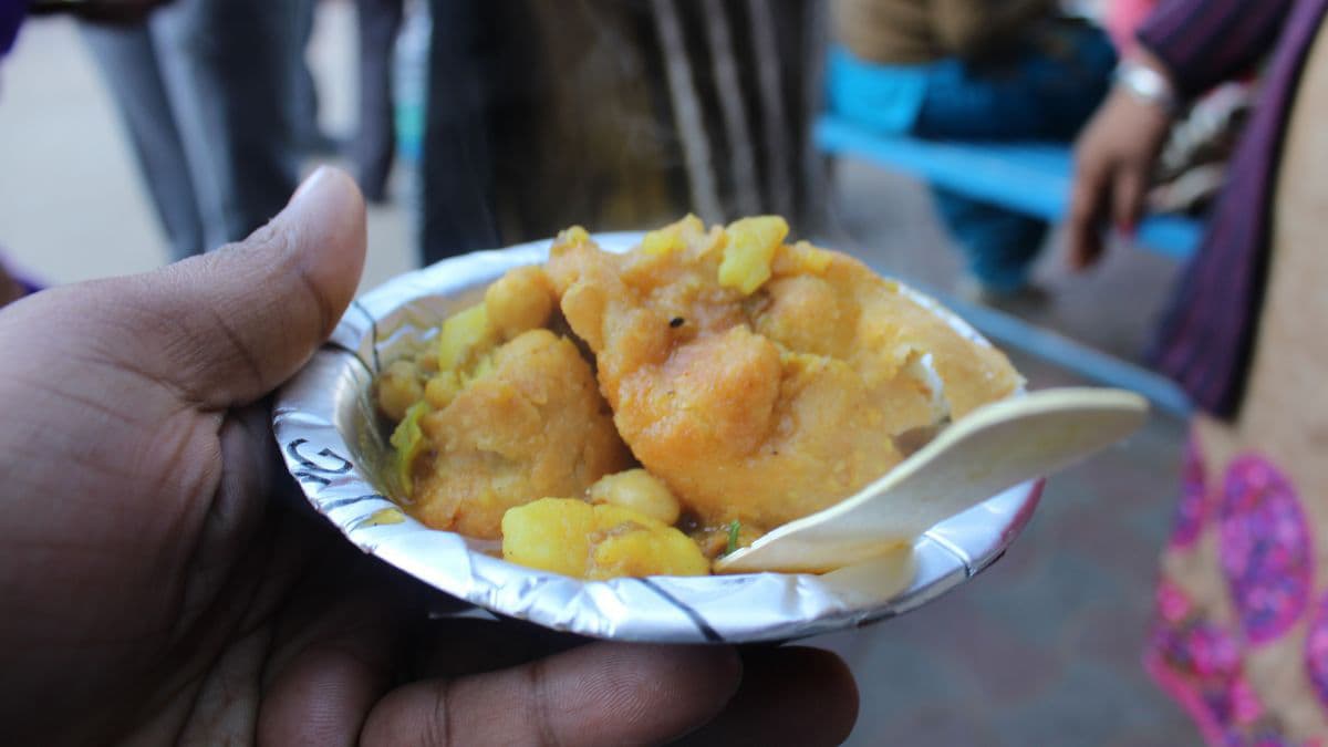 Crispy matar kachori with sabzi