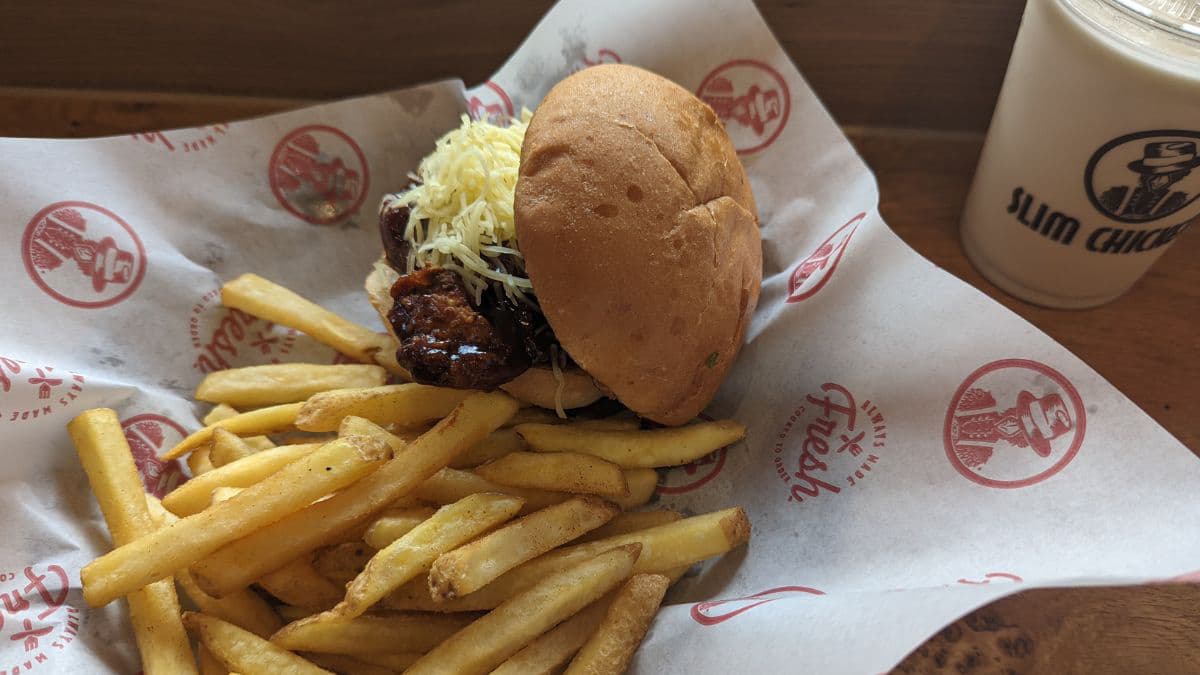  BBQ sliders with fries