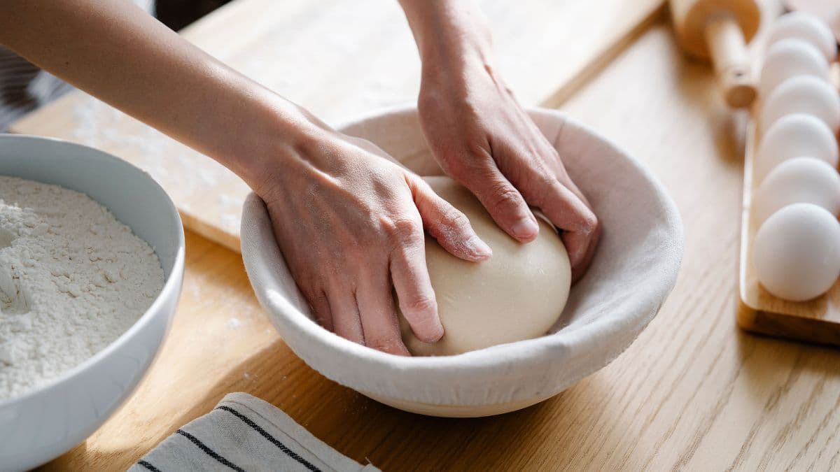Resting dough for fluffy rotis 