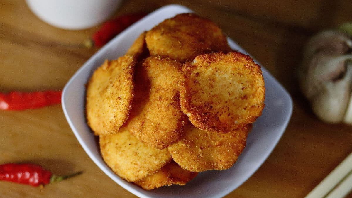 Crunchy papdi for Indian chaat recipes