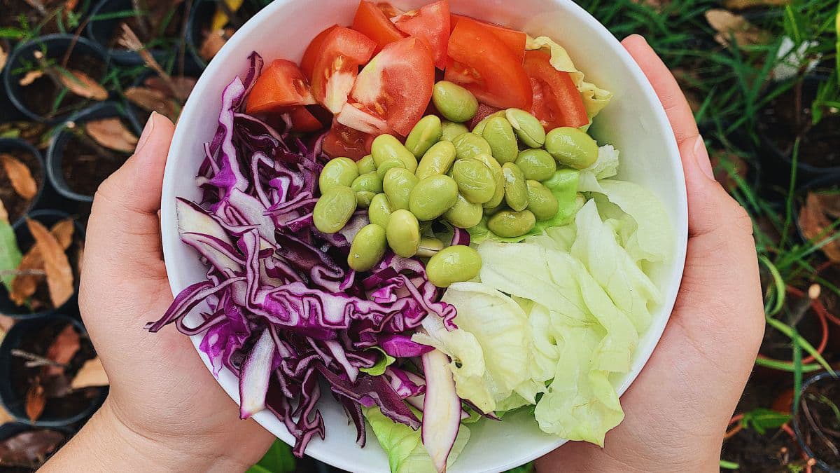 Edamame and vegetables in a bowl 