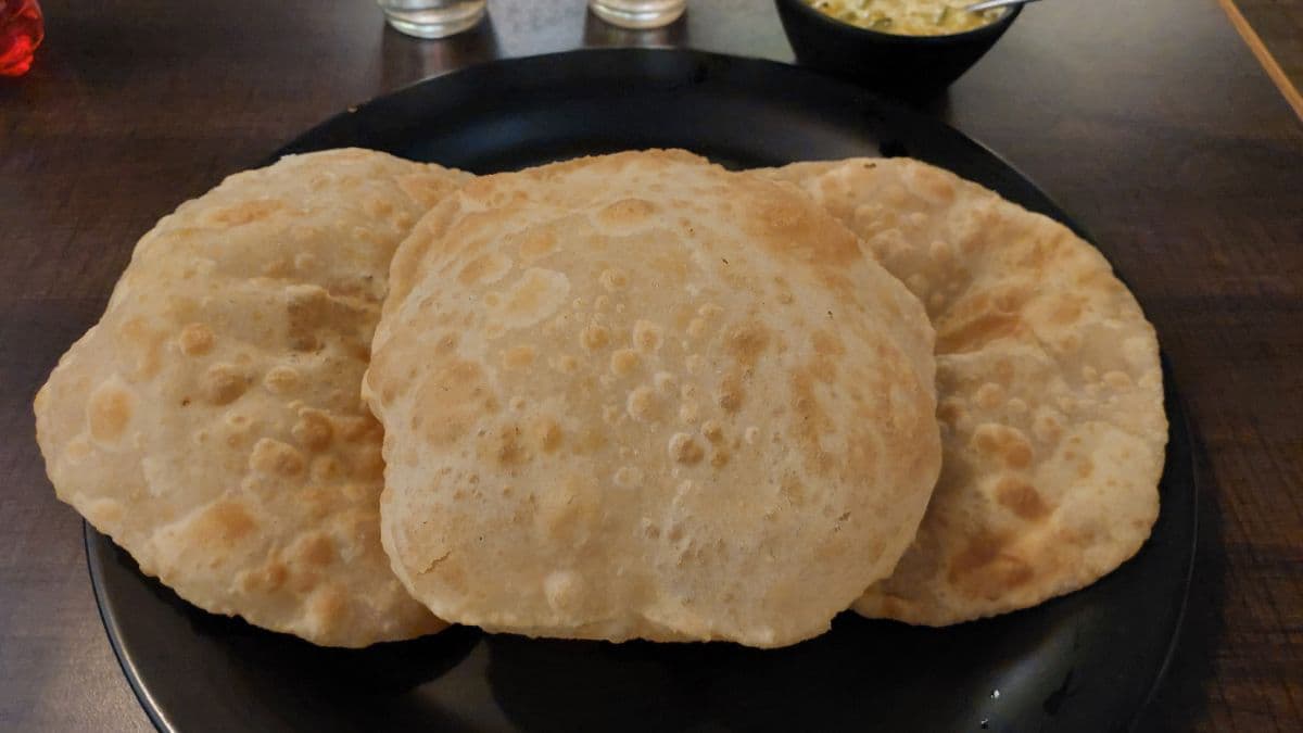 Poppy seeds stuffed poori
