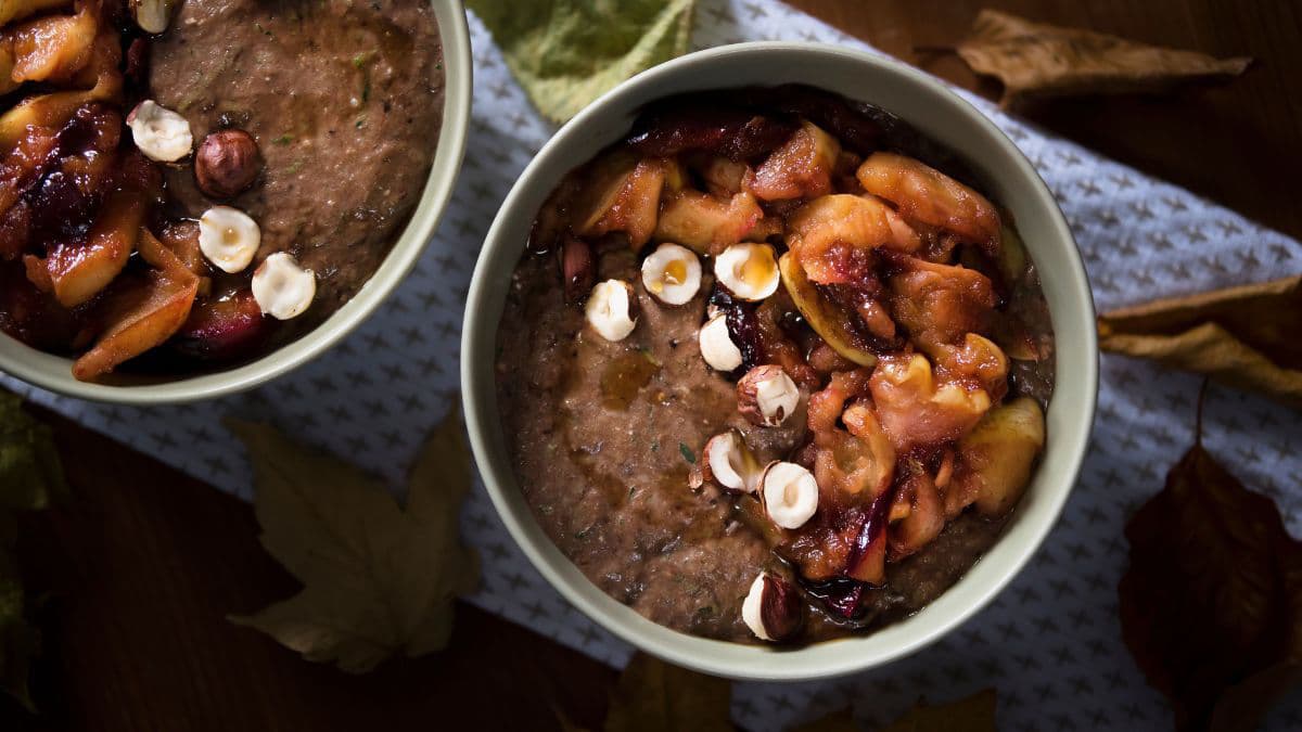 Creamy Indian kheer served in ceramic bowls 