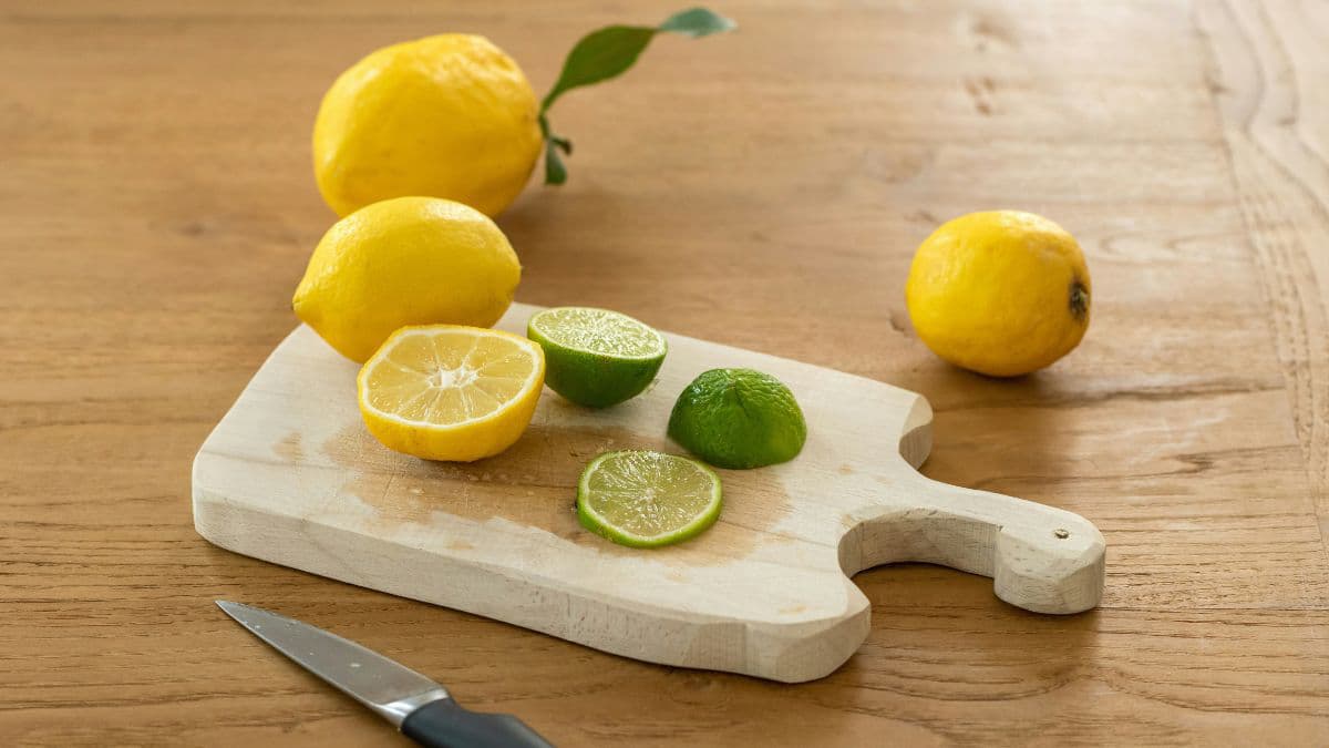 Slices of lemon 