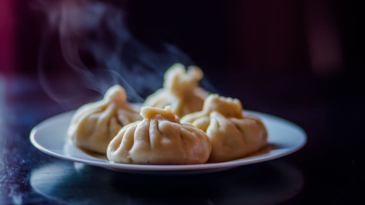 Momos on a plate.