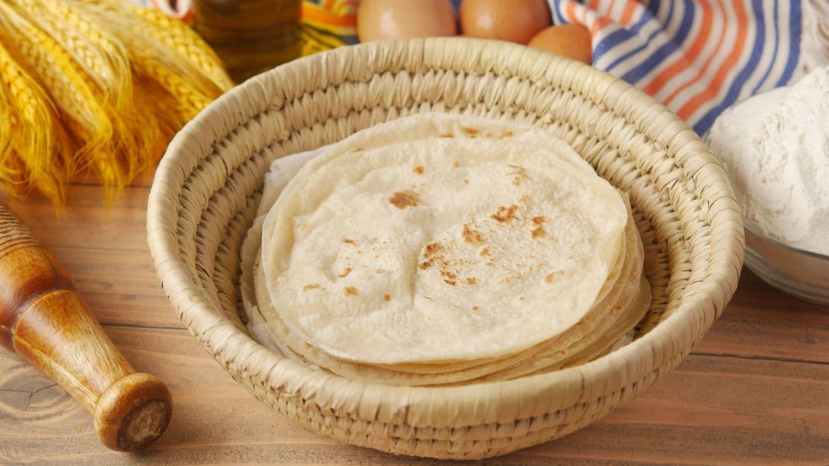 Fresh rotis stored to stay soft 