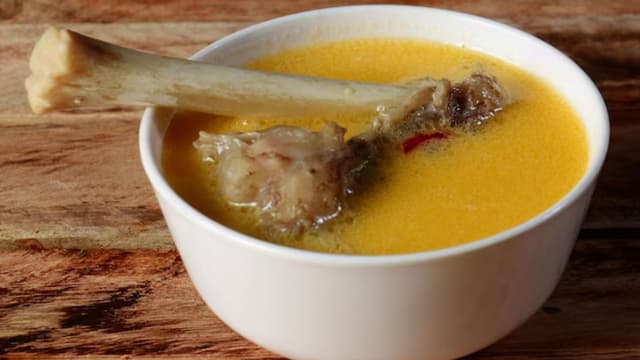 slow-simmered-paya-soup-for-winter-warmth-thumbnail