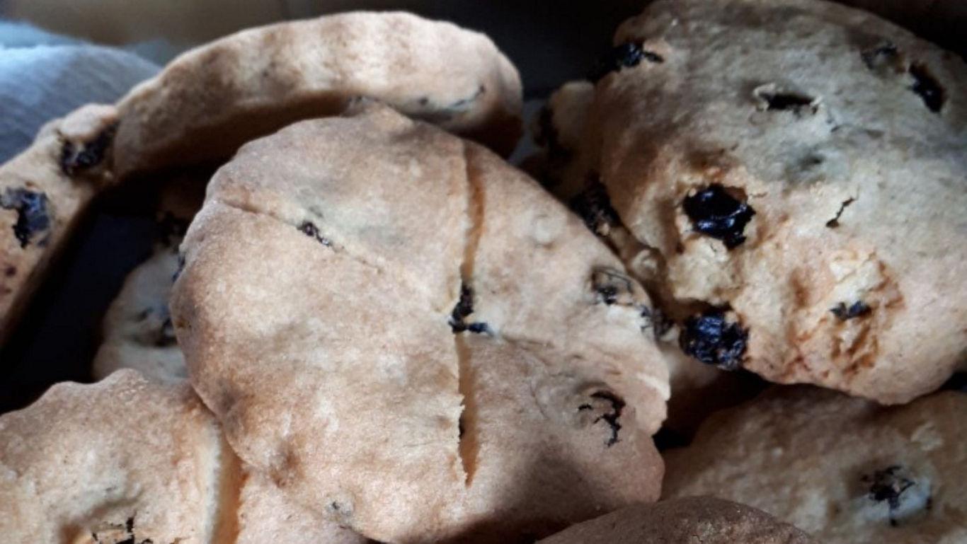Close-up of raisin cookies in a box