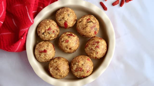 a-superfood-boost-spiced-goji-berry-oats-energy-balls-thumbnail