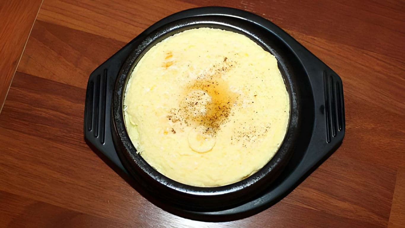 Baked Dish in Black Round Pan