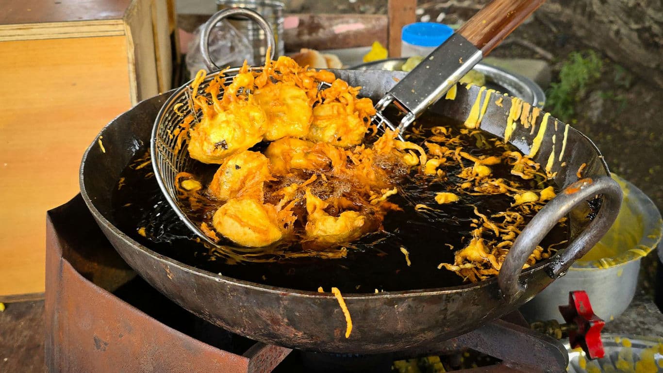 Stir-Frying vs Deep-Frying