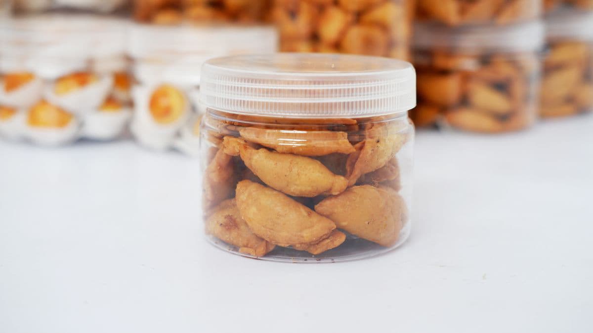 an airtight container with snacks