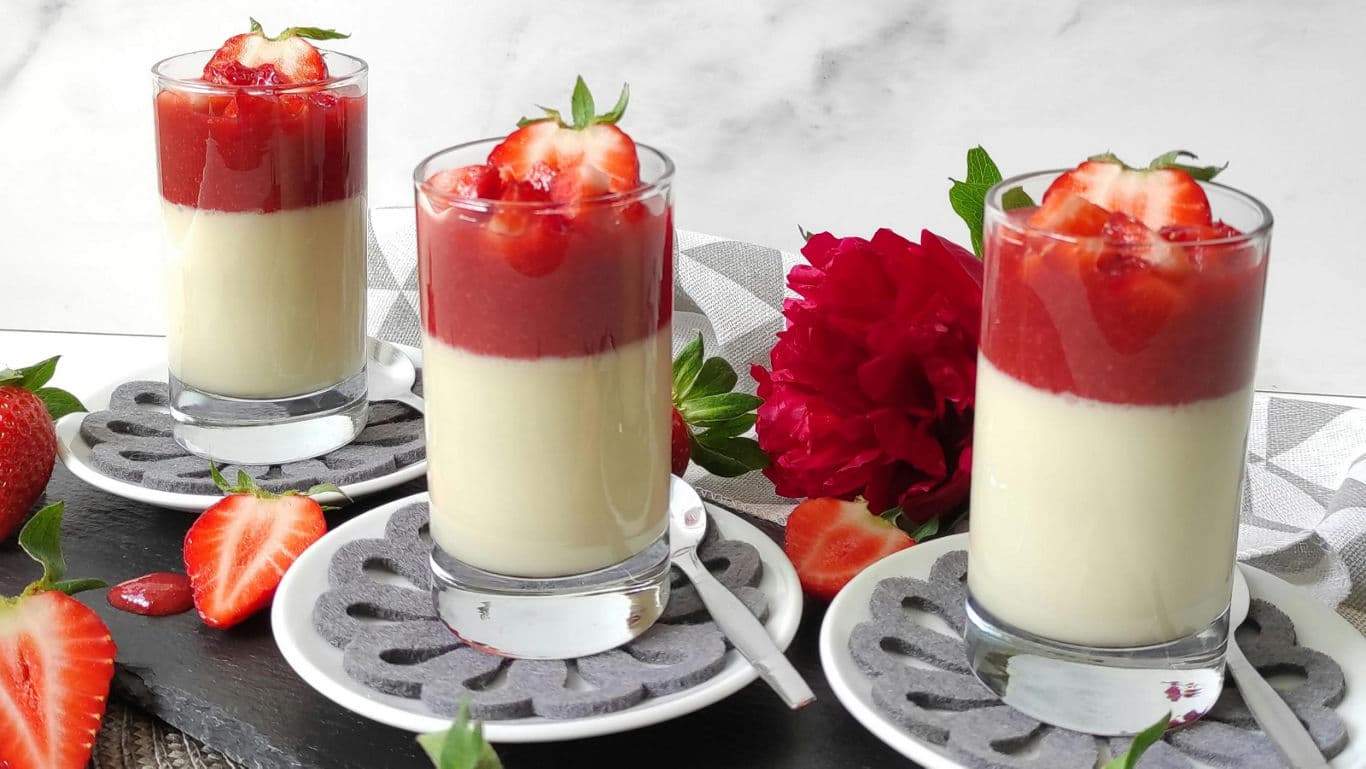 Strawberry Cream Cups 