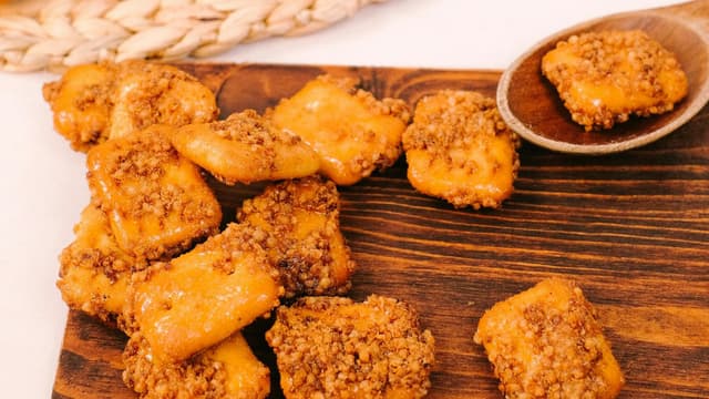 soft-sweet-and-crunchy-sweet-potato-jaggery-crumble-thumbnail