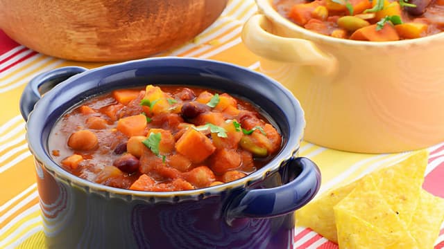 warm-and-comforting-sweet-potato-black-bean-chilli-recipe-thumbnail