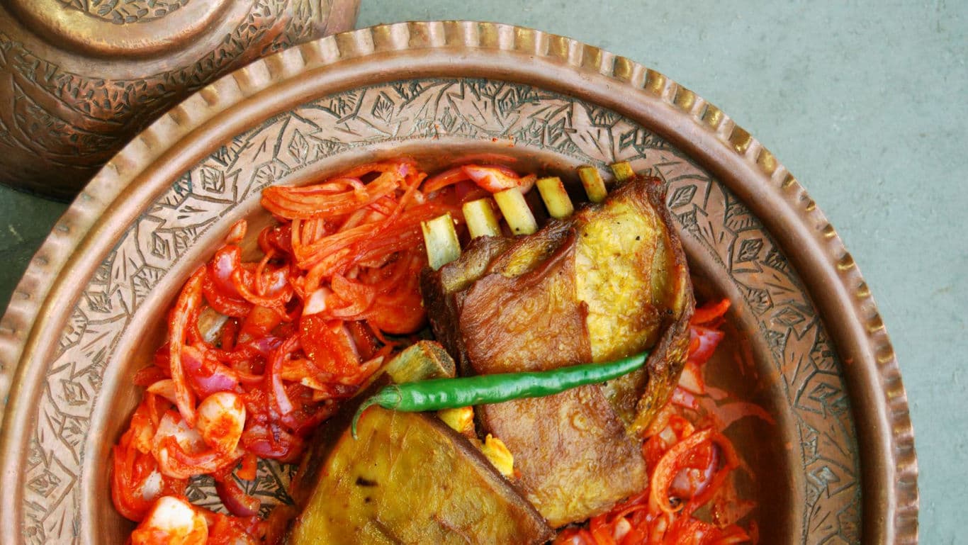Traditional Lamb Ribs with Spiced Tomato Garnish