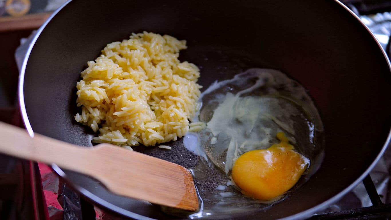 The Art of Eating Warm When You’re Too Busy: 10-Minute High-Heat Meals