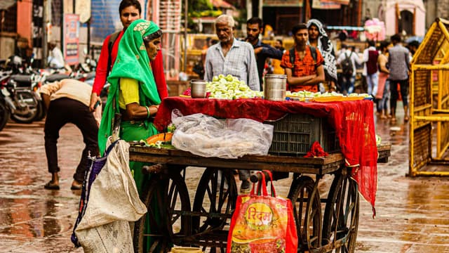 the-history-of-indian-street-food-carts-thumbnail