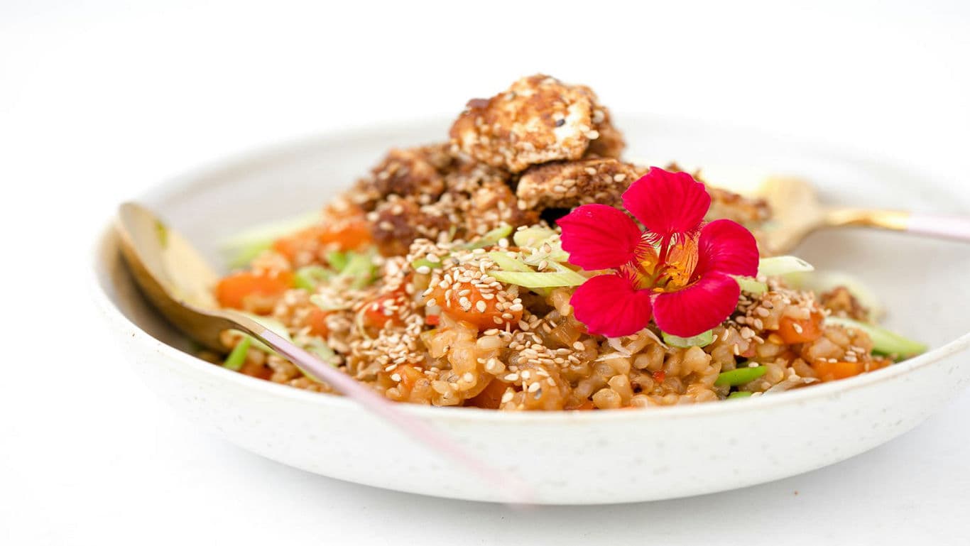 The Art of Eating Warm When You’re Too Busy: 10-Minute High-Heat Meals