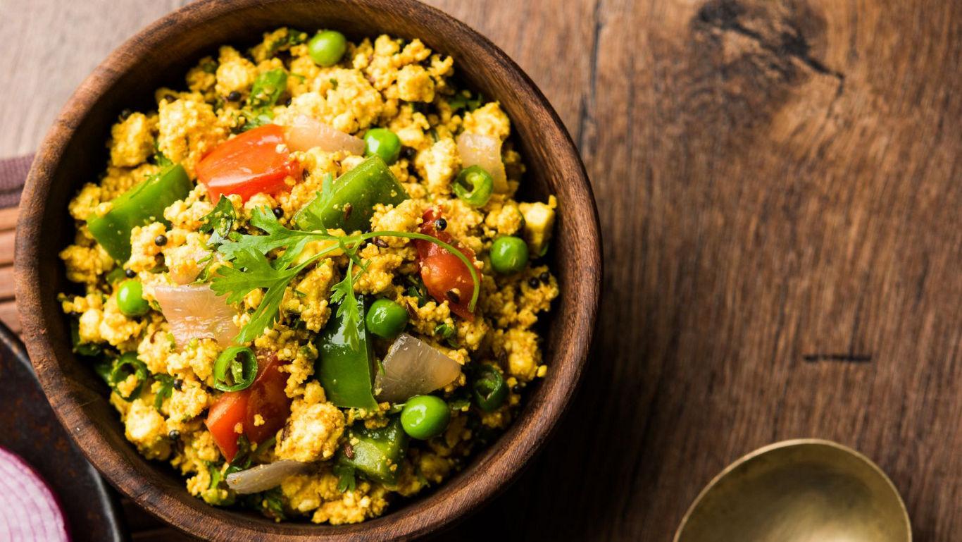 Vegetable Paneer Bhurji in Wooden Bowl