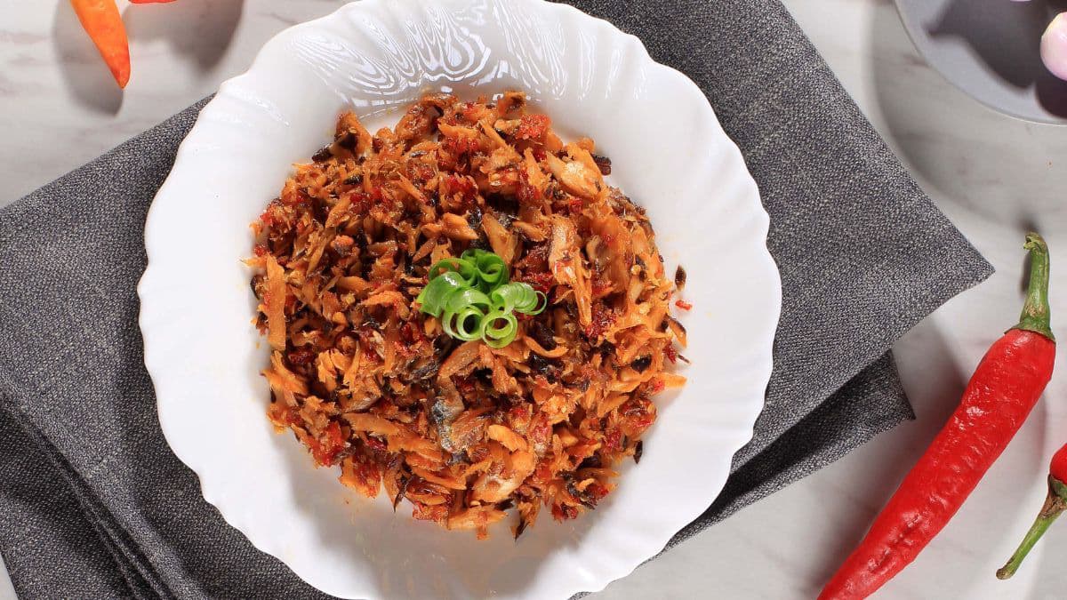 bowl of spicy shredded tuna