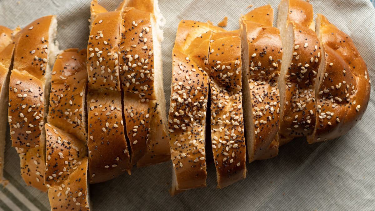 bread slices with sesame seeds