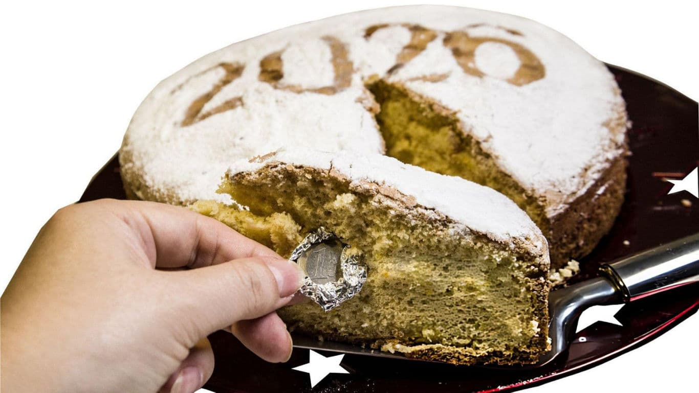 2020 Cake with Hidden Coin Inside