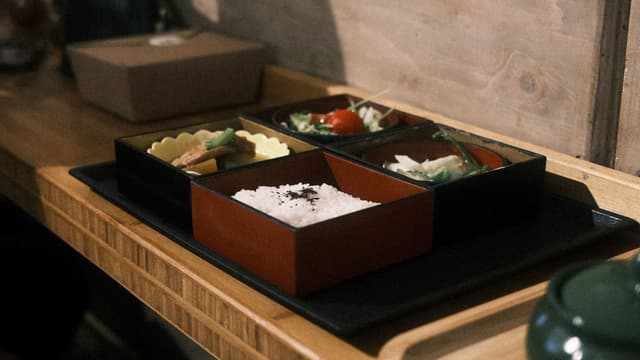 japanese-recipes-meet-vegan-recipes-in-this-crispy-tofu-katsu-bento-box-thumbnail