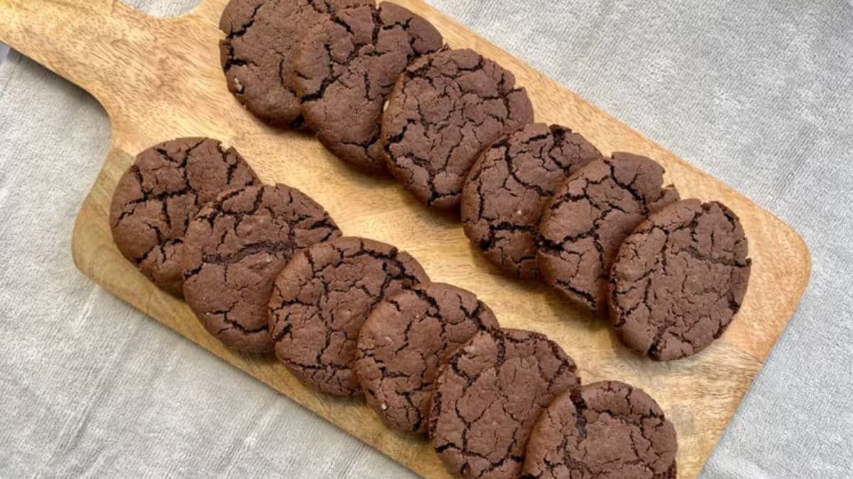 khapli atta cocoa cookies in 2 lines
