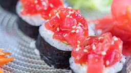 no-fishy-business-simple-flavourful-vegan-tomato-sushi-recipe-thumbnail