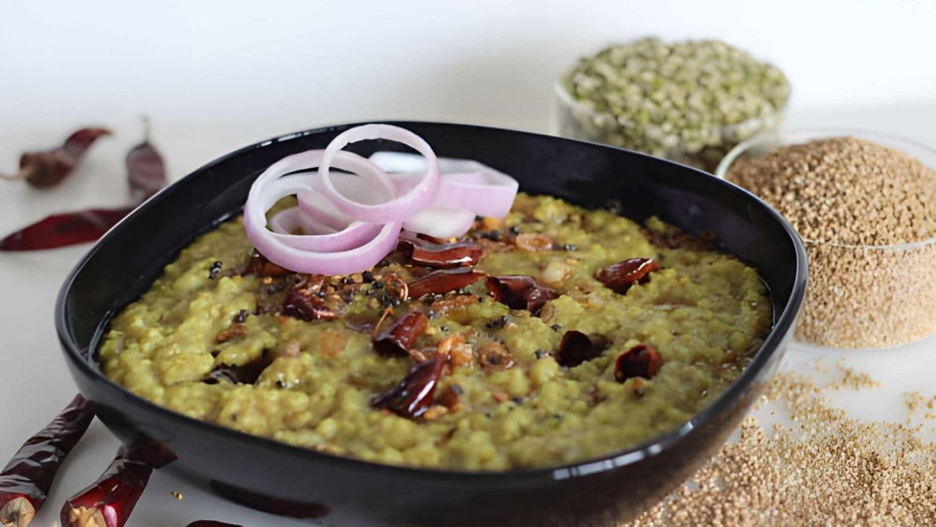 Spicy Indian Khichdi with Red Chilies and Onions