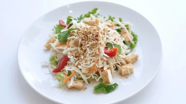 vietnamese-vermicelli-salad-recipe-with-smoked-tofu-for-light-meals-thumbnail
