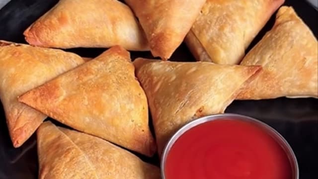 malai-chicken-samosa-creamy-keema-stuffed-samosas-for-match-day-thumbnail