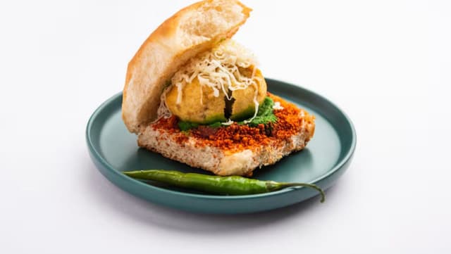where-to-find-mumbais-crispiest-vada-pav-thumbnail