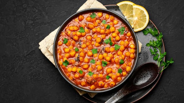 the-chole-regional-chronicles-punjabi-vs-mumbai-recipes-thumbnail