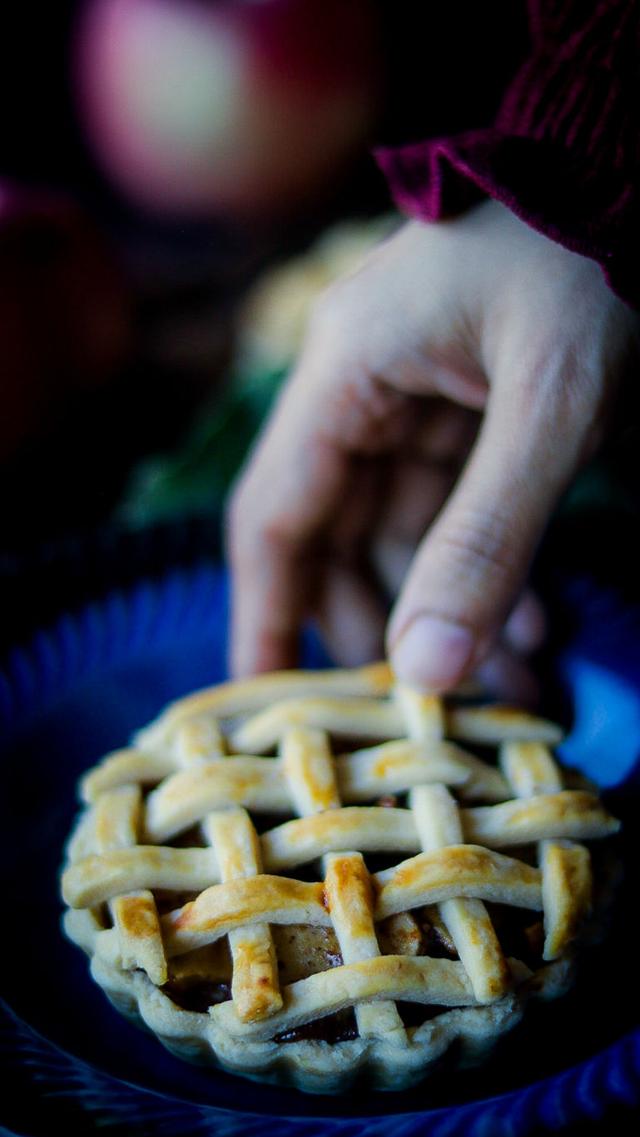 Apple Cinnamon Tart Pie